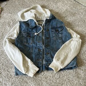 FOREVER 21 DENIM JACKET
